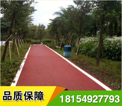 新疆雷辰恒星承接停車(chē)位劃線、道路熱熔劃線、市政道路劃線.